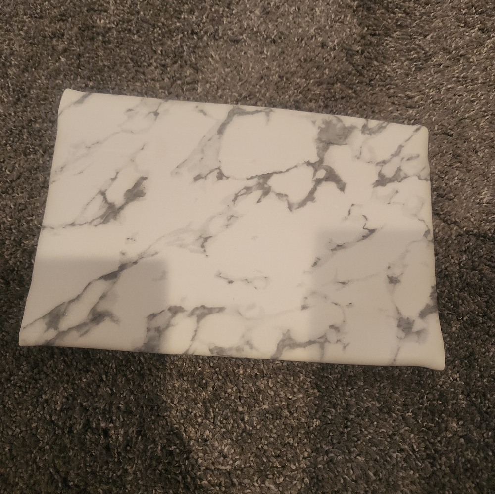 Ispy makeup bag - Picture 2 of 3